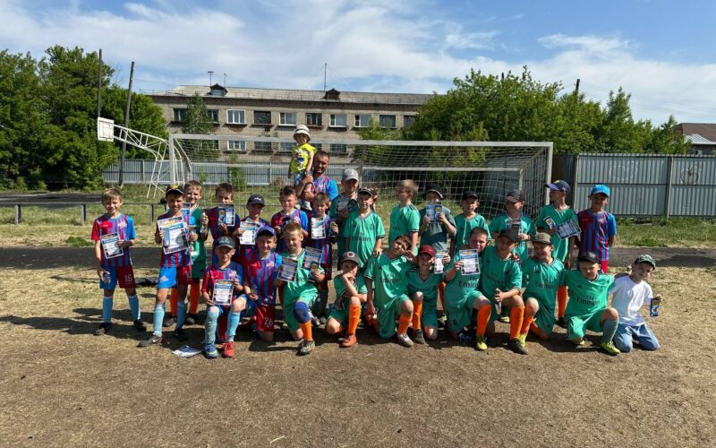 1 июня, в городе Камень-на-Оби на футбольном поле Агротехнического техникума состоялся турнир по футболу среди юношей 2013-2014 года рождения посвящённый Дню защиты детей